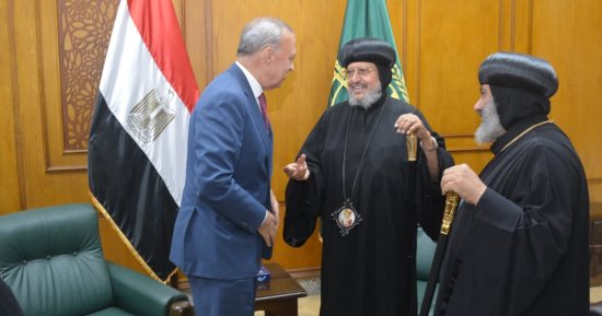محافظ القليوبية يستقبل مطران شبرا الخيمة وأسقف شبين القناطر للتهنئة بعيد الفطر
