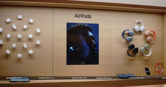 افتتاح أول متجر Apple في دلهي بالهند 20 أبريل 