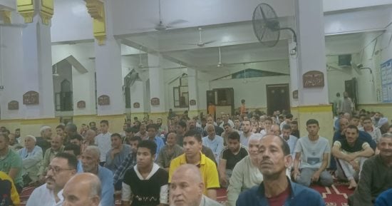 أهالى سمسطا ببنى سويف يكرمون الشيخ نادى الفائز في مسابقة الأردن الدولية لحفظ القرآن