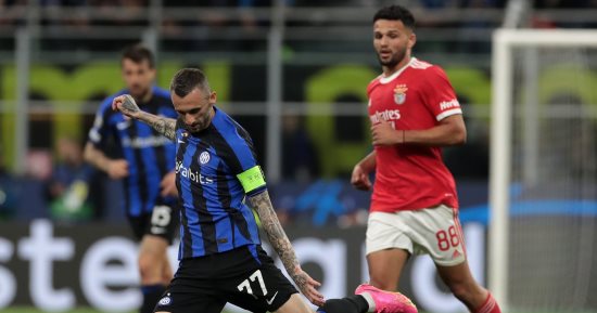 إنتر ميلان يتعادل 1 - 1 مع بنفيكا فى شوط أول مثير بدورى أبطال أوروبا.. فيديو