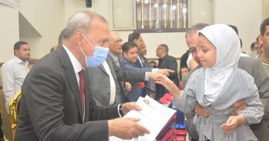 محافظ القليوبية يُكرِم حفظة القرآن الكريم بحى غرب شبرا الخيمة بمشاركة 720 متسابقا