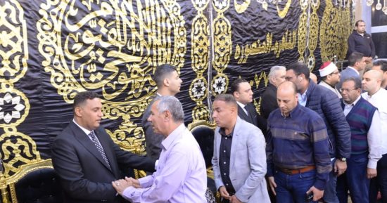 محافظ الدقهلية يتلقى العزاء في وفاة السكرتير العام المساعد للمحافظة.. صور 
