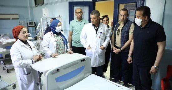 وزير الصحة يتفقد غرفة الطوارئ بهيئة الإسعاف لمتابعة العمل بخطة التأمين الطبى