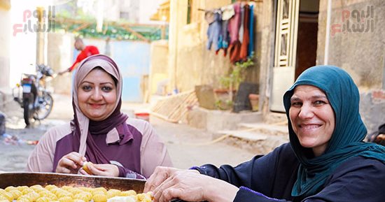 كحك العيد يرسم البهجة على وجوه الأسر المصرية