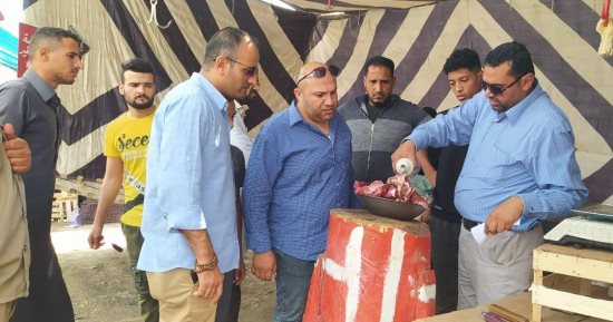 "صحة الإسماعيلية" تشن حملات على الأسواق وتعدم منتجات منتهية الصلاحية