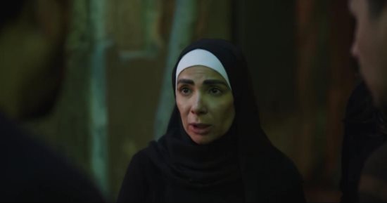 مسلسل تحت الوصاية الحلقة 13.. منى زكى تعود للإسكندرية وترفض الارتباط بأحمد خالد صالح.. دياب يهجم على المركب ووفاة رشدى الشامي.. صالح يعنف حنان فى عزاء والده ووالدته تطردها