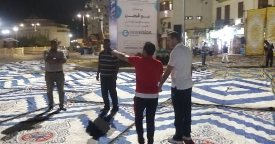 رئيس مدينة الأقصر يتابع تجهيزات ساحة أبو الحجاج لاستقبال المصلين فى عيد الفطر.. صور