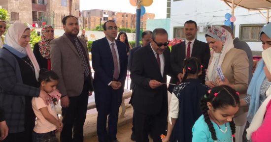 محافظ الإسماعيلية يحتفل بالعيد مع أبناء دار الرحمة لرعاية الفتيات