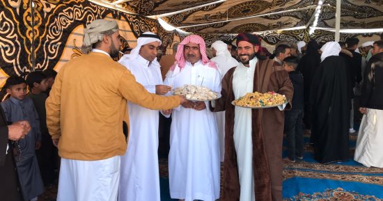 احتفالات العيد بشمال سيناء بعد الصلاة فى الساحات وتوزيع هدايا على الأطفال.. صور