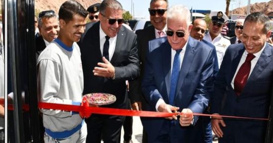 محافظ جنوب سيناء يفتتح أعمال تطوير كافتيريا مدخل دهب ويشيد بأعمال التطوير