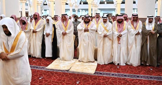 باختصار..أهم الأخبار العربية والعالمية حتى الظهيرة.. احتفالات عيد الفطر يهيمن على العالم العربي.. الملك سلمان وبوتين يهنئان المسلمين.. وسرقة ضخمة فى مطار تورونتو.. والمغرب يعلن السبت أول أيام عيد الفطر