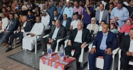 محافظ جنوب سيناء يقرر صرف مكافأة لفرقة "تلقائيين" خلال احتفال قصر الثقافة
