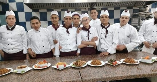 طلاب المدارس الفندقية بكفر الشيخ: تعلمنا كيفية استقبال العملاء وتحضير الموائد لمختلف الوجبات والمناسبات.. ويؤكدون: فضّلنا التعليم الفندقى عن الثانوية العامة لتوافر الوظائف.. والمدرسة تعلمنا وتؤهلنا لسوق العمل