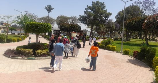 إقبال كبير على حدائق القناطر الخيرية فى ثانى أيام عيد الفطر المبارك.. صور