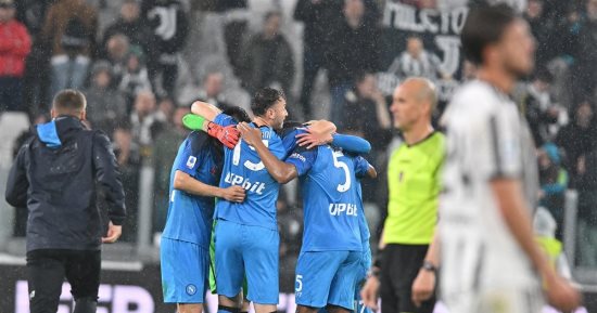 تأجيل مباراة نابولى وساليرنيتانا فى الدورى الإيطالى لأسباب أمنية