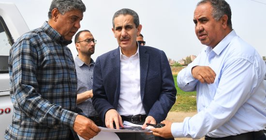 محافظ الغربية يتفقد مقترحات خطة الرصف ببسيون وقطور.. صور