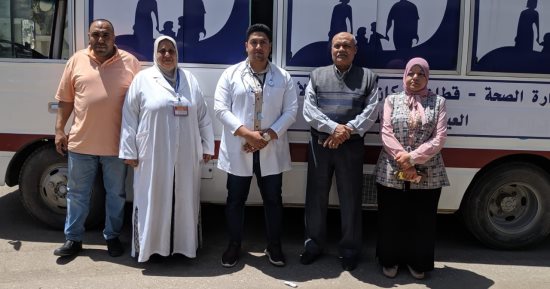 قوافل طبية أمام الحدائق بكفر الشيح لإجراء الكشف المجانى وصرف الأدوية