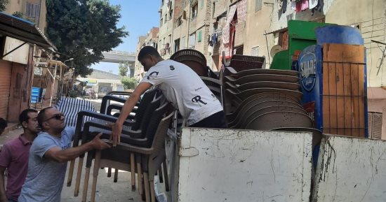 الجيزة: حملات مكبرة لرفع إشغالات المحال التجارية والمقاهى بالمنيرة الغربية