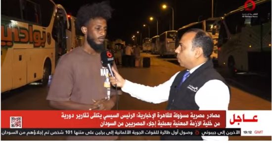 شاب سودانى فى معبر أرقين: مصر مرحبة بنا وأتاحت لنا فرصة المرور