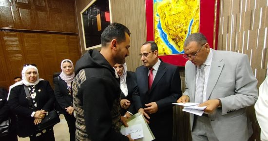 ذكرى تحرير سيناء.. تسليم قطع أراض ورخص مبان لأهالى منطقة توسعات ميناء العريش البحرى