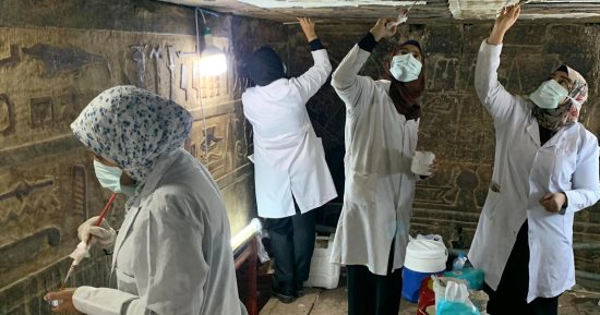 نجاحات كبيرة لمشروع ترميم وتسجيل معبد خنوم بمدينة إسنا واكتشافات فرعونية جديدة.. صور