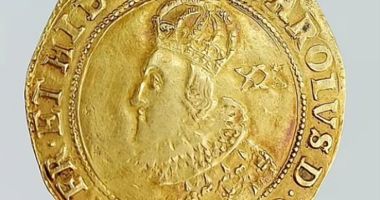 عمرها 400 سنة.. اعرف السعر المتوقع لبيع عملة ذهبية نادرة فى مزاد ببريطانيا