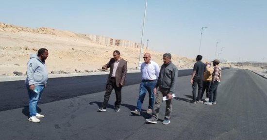 رئيس جهاز مدينة بدر يتفقد أعمال تطوير الطرق ومداخل الأحياء السكنية