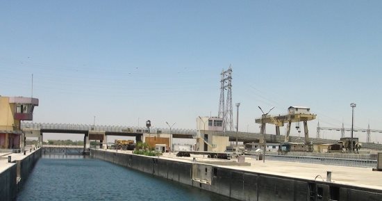 تفاصيل العمل فى صيانة الهويس الإضافى بقناطر إسنا لخدمة العائمات السياحية