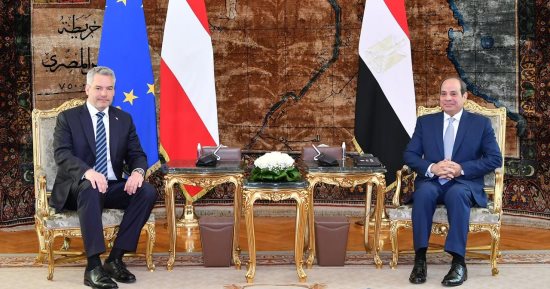 "الأنباء" الكويتية تبرز تأكيد الرئيس السيسى على قوة العلاقات مع النمسا 