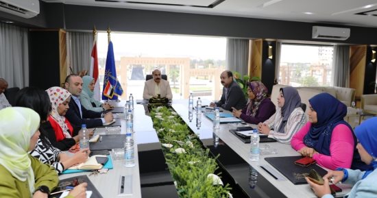 محافظ أسوان: تنظيم مؤتمر لمناقشة المشروعات الخضراء والذكية مايو المقبل