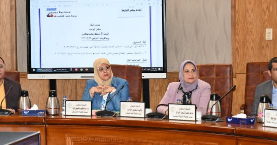 مجلس جامعة القناة يُناقش بدء العمل بالمرحلة الثانية فى مبادرة "حياة كريمة"