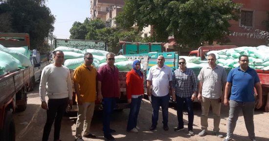 ضبط 336 شيكارة دقيق بلدى مدعم محتكرة داخل مخزن فى الجيزة