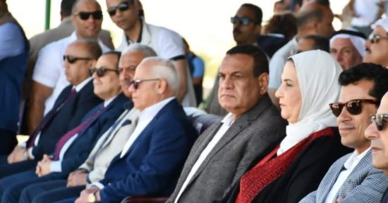 محافظ بورسعيد يشارك أبناء سيناء الاحتفال بعيدهم القومى