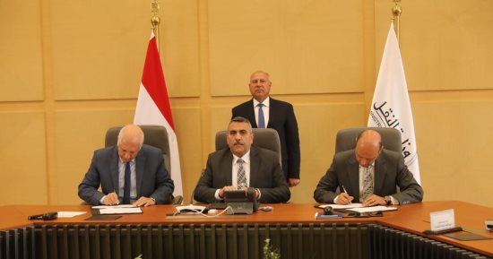 وزير النقل يشهد توقيع اتفاقية شروط تطوير محطة الصب الجاف بميناء جرجوب