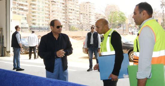 الرئيس السيسى يتفقد عددًا من أسواق "نصف الجملة" بمحافظة القاهرة لخدمة المواطنين.. الرئيس: تم الاتفاق مع التجار لتقديم أسعار للسلع قريبة من سعر الجملة.. وفى حال نجاح التجربة سيتم استكمال باقى مخطط التعميم