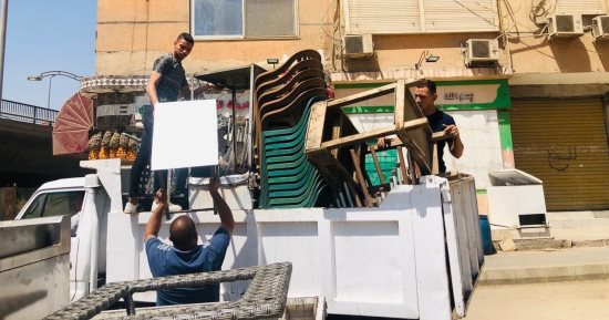 تحرير محاضر إتلاف أسفلت لمعارض سيارات ورفع إشغالات الباعة فى حملة بالعجوزة