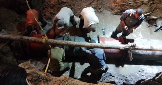 "مياه الفيوم" تعلن انتهاء إصلاح خط طرد الصرف الصحى بمنشأة البكرى.. صور