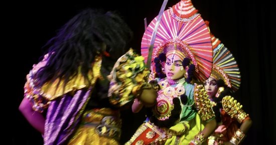 رقص وطبول فى احتفالات الهند وإندونيسيا ورومانيا باليوم العالمى للرقص