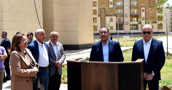 رئيس الوزراء: الدولة مهتمة بالتوسع فى بناء المدن الجديدة لاستيعاب الزيادة السكانية