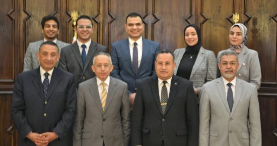 جامعة الإسكندرية تُكرم فريق كلية الحقوق الفائز في مسابقة "المحكمة الصورية العربية"