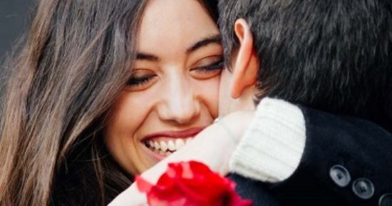 4 أبراج بارعة فى إسعاد شريك حياتها.. أبرزها برج الحمل 