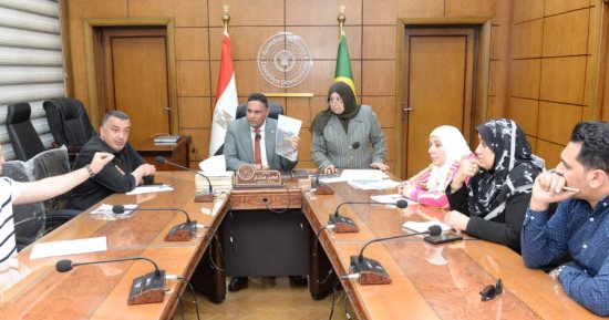محافظ الدقهلية يستعرض التصميمات المقترحة لأعمال التطوير بشارع الجيش