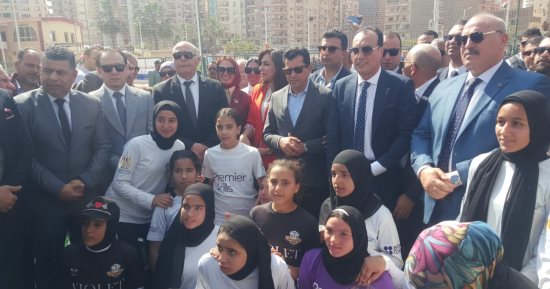 وزير الشباب يتفقد تطوير نادى دمنهور ويضع حجر الأساس للصالة المغطاة 