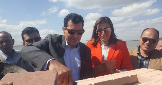 وزير الشباب الرياضة يضع حجر الأساس للمجرى الدولى للكياك والكانوى بالبحيرة