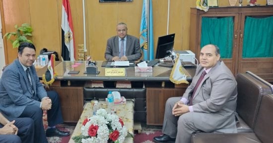 اجتماع لجهاز تنمية المشروعات بسوهاج لمناقشة تعريف الفتيات بأهمية العمل الحر