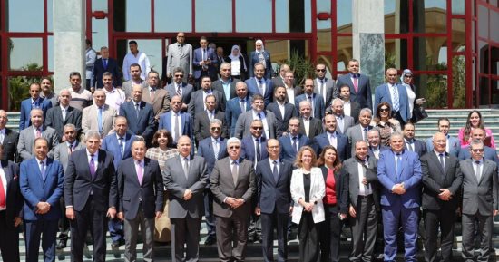 مركز التطوير المهنى بجامعة أسيوط يعد كوادر مهنية بكفاءة عالية.. تعرف عليه