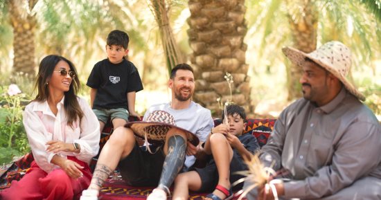 شاهد.. ميسي وعائلته يشاركون فى حملة للترويج للسياحة بالسعودية
