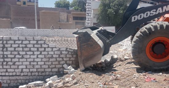 إزالة 15 حالة تعد على مساحة 2975 مترا جنوب الأقصر