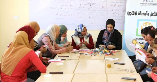 قومى المرأة يدعم سيدات الأقصر بورش ودورات تدريبية متنوعة.. 8 مراكز للتدريب الإنتاجى فى مبادرة حياة كريمة.. دعم 1072 سيدة وتعليمهن تجفيف الطماطم وأصول حفظ وتخزين الأكل والتطريز اليدوى لضمان الرزق لأسرهن.. صور