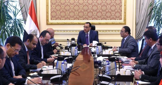 رئيس الوزراء يتابع الموقف التنفيذى لعدد من مشروعات وزارة النقل
